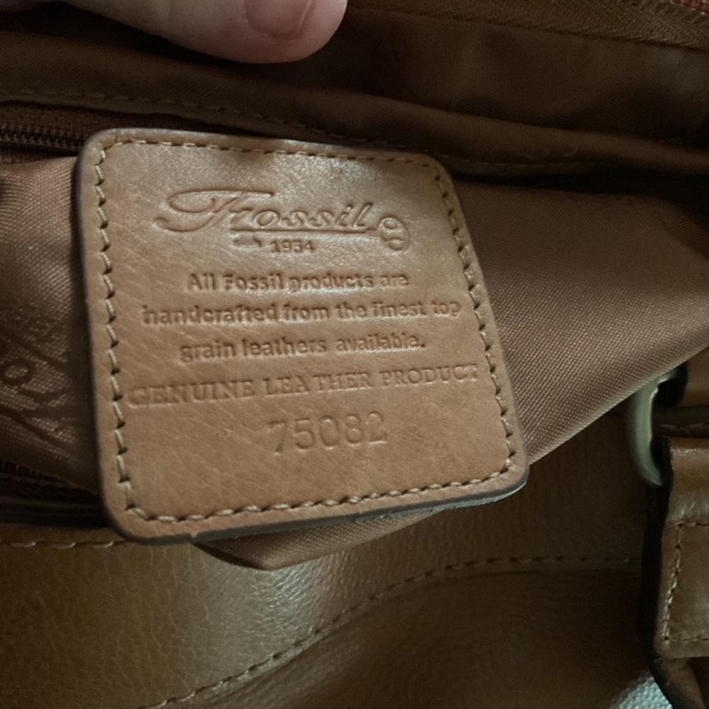 Authentic Fossil Leather Key Handbag - Picture 5 of 8